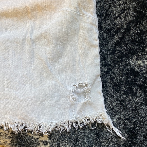 Distressed Linen Top - Picture 4 of 10